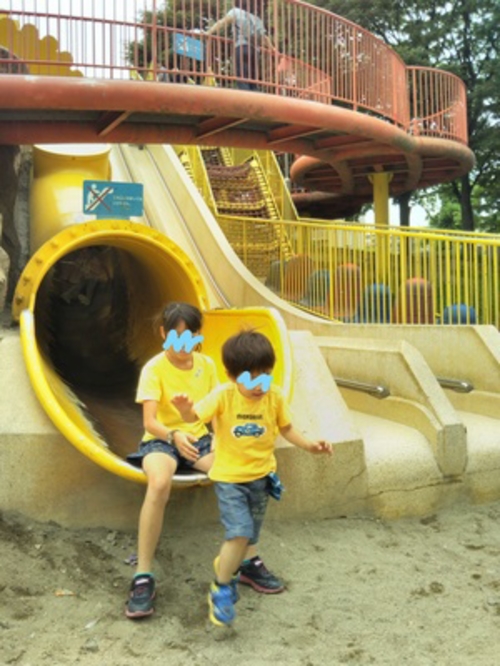 扇町公園 滑り台の充実度が半端ない 無料の広々公園 の体験レポート Kids Play キッズプレイ