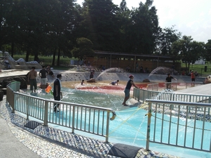 舎人公園 監視人さんもいる安心のジャブジャブ池 の体験レポート Kids Play キッズプレイ