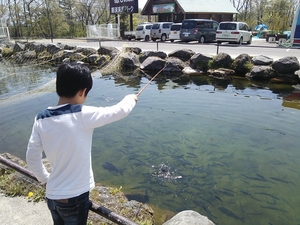 那須渓流パーク 釣り初体験ファミリーにお勧め の体験レポート Kids Play キッズプレイ